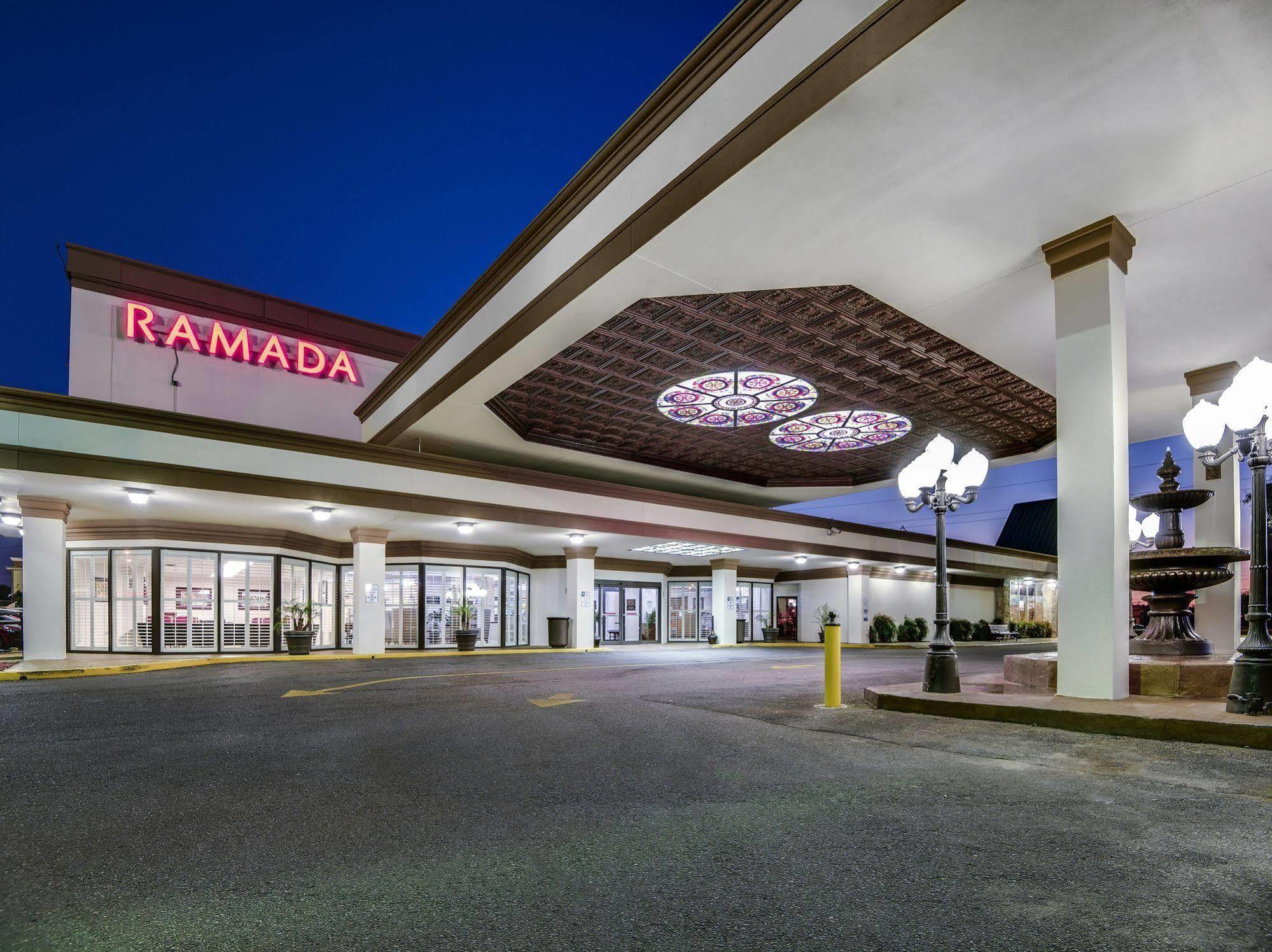 Ramada By Wyndham Metairie New Orleans Airport Hotel Exterior photo